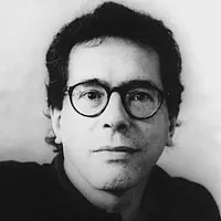 Retrato de  César Aira