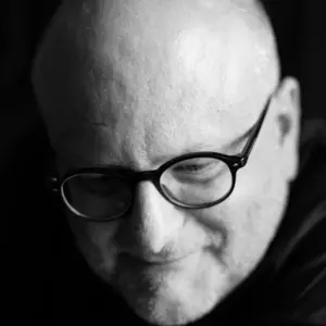 Retrato de Michael E. Long