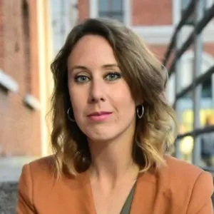 Retrato de  Aurora Nacarino-Brabo