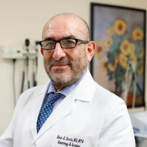 Retrato de Dr. Elmer Huerta