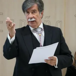 Retrato de Javier Urra