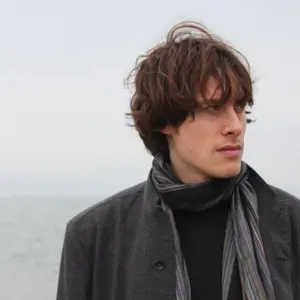 Retrato de Tommy Wallach