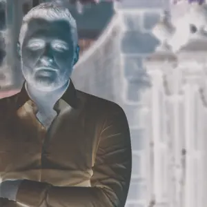 Retrato de  Mark Manson