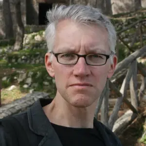 Retrato de Tom Holland