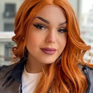 Retrato de Selena Milán