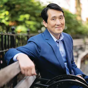 Retrato de James Rhee