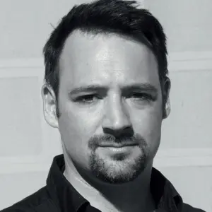 Retrato de Derek B. Miller